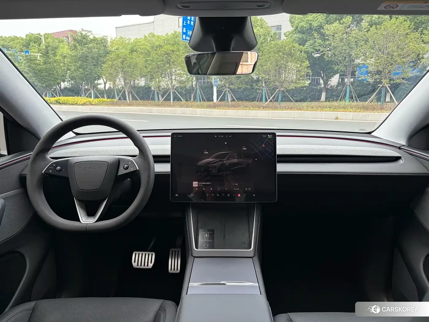 Tesla Model Y 2025 Черный из Китая, фото 3