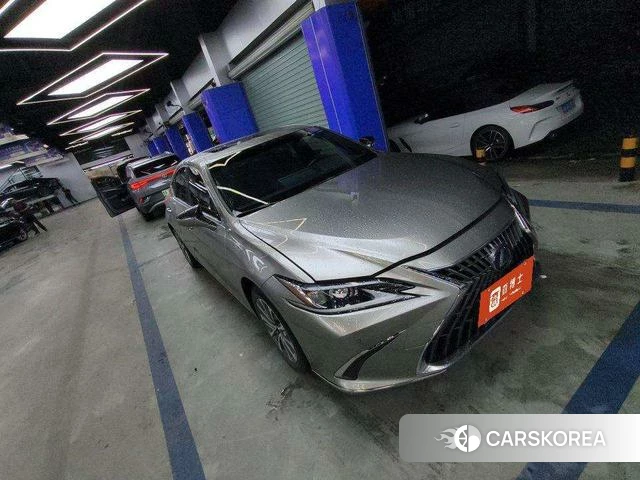 Lexus ES 2022 Темно-серый из Китая, фото 6