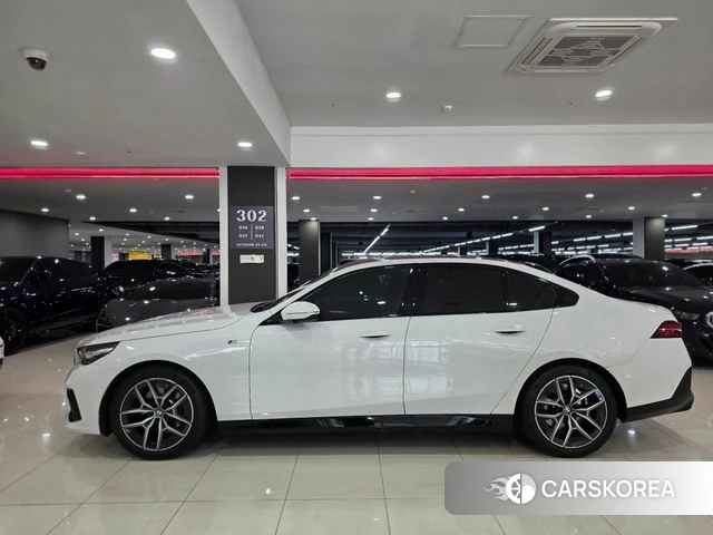BMW 5 Series (G60) id 4427198 из Кореи 8