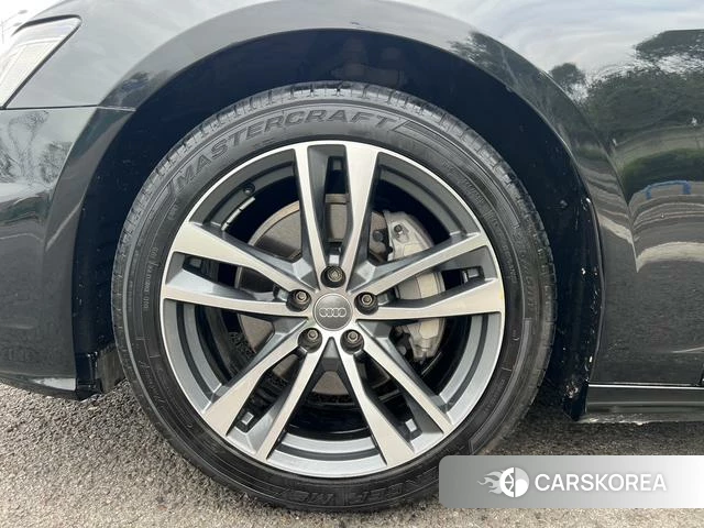 Audi A6L id 4399674 из Китая 23