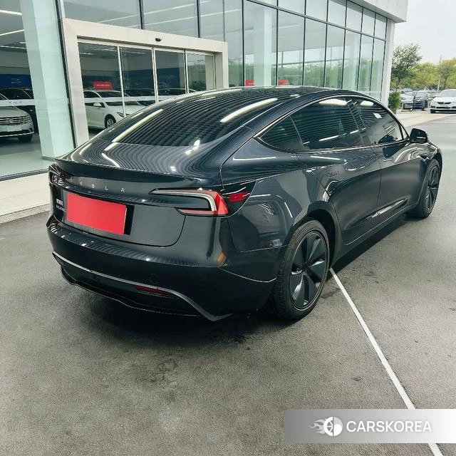 Tesla Model 3 2025 Темно-серый из Китая, фото 3