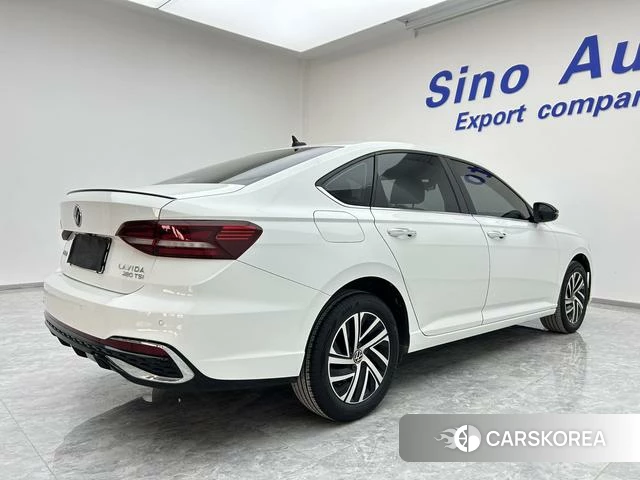Volkswagen Lavida 2022 Белый из Китая, фото 3