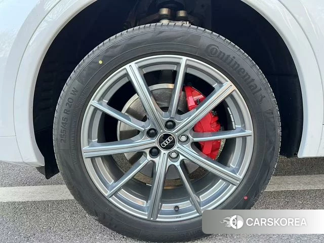 Audi Q5L id 4301837 из Китая 16
