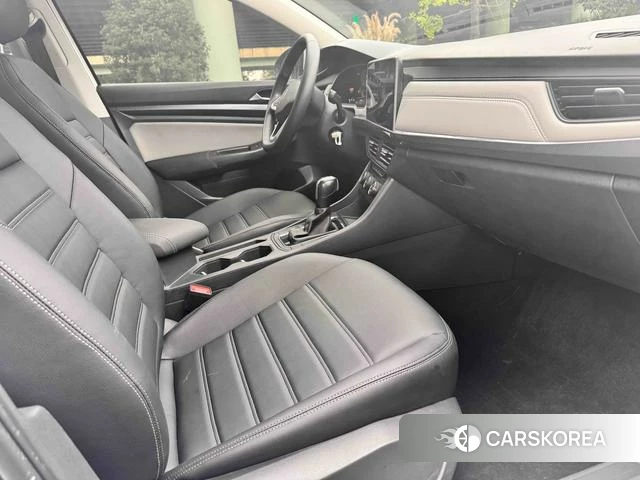 Volkswagen Bora 2023 Белый из Китая, фото 4