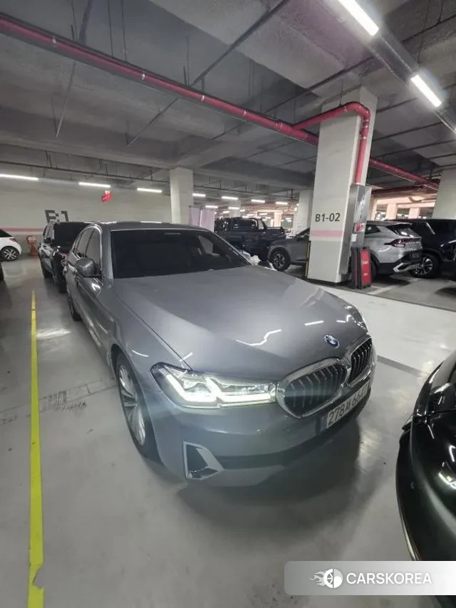 BMW 5 Series (G30) 2022 Серебристо-серый из Кореи, фото 3