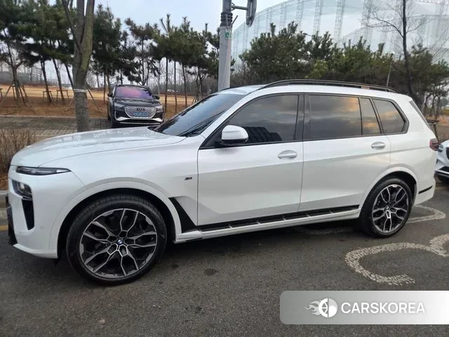 BMW X7 (G07) 2025 Белый из Кореи, фото 4