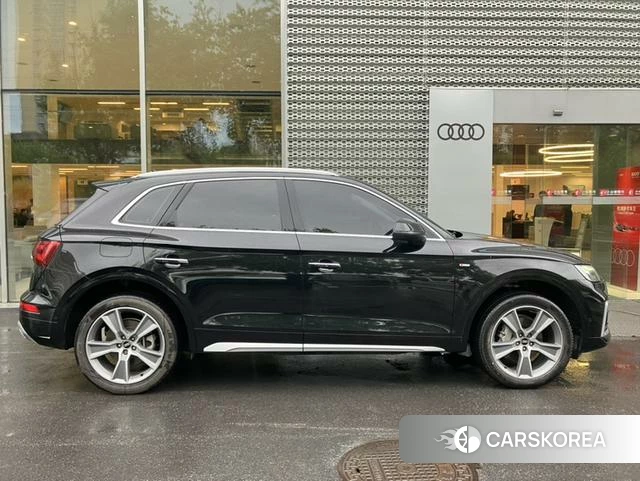 Audi Q5L 2022 Черный из Китая, фото 4