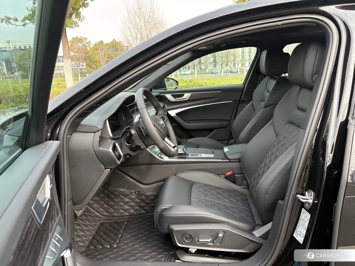 Audi A6L id 4539433 из Китая 11