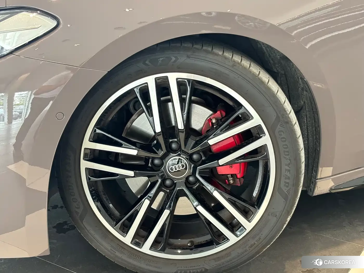 Audi A5L id 4548075 из Китая 9