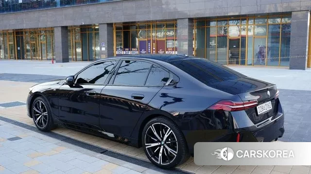 BMW 5 Series (G60) id 3436789 из Кореи 12