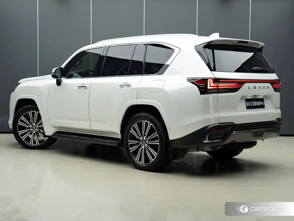 Lexus LX id 4664535 из Китая 12