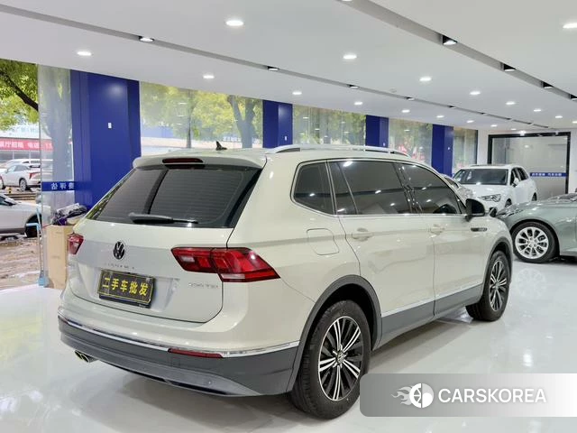 Volkswagen Tiguan L id 4276317 из Китая 9