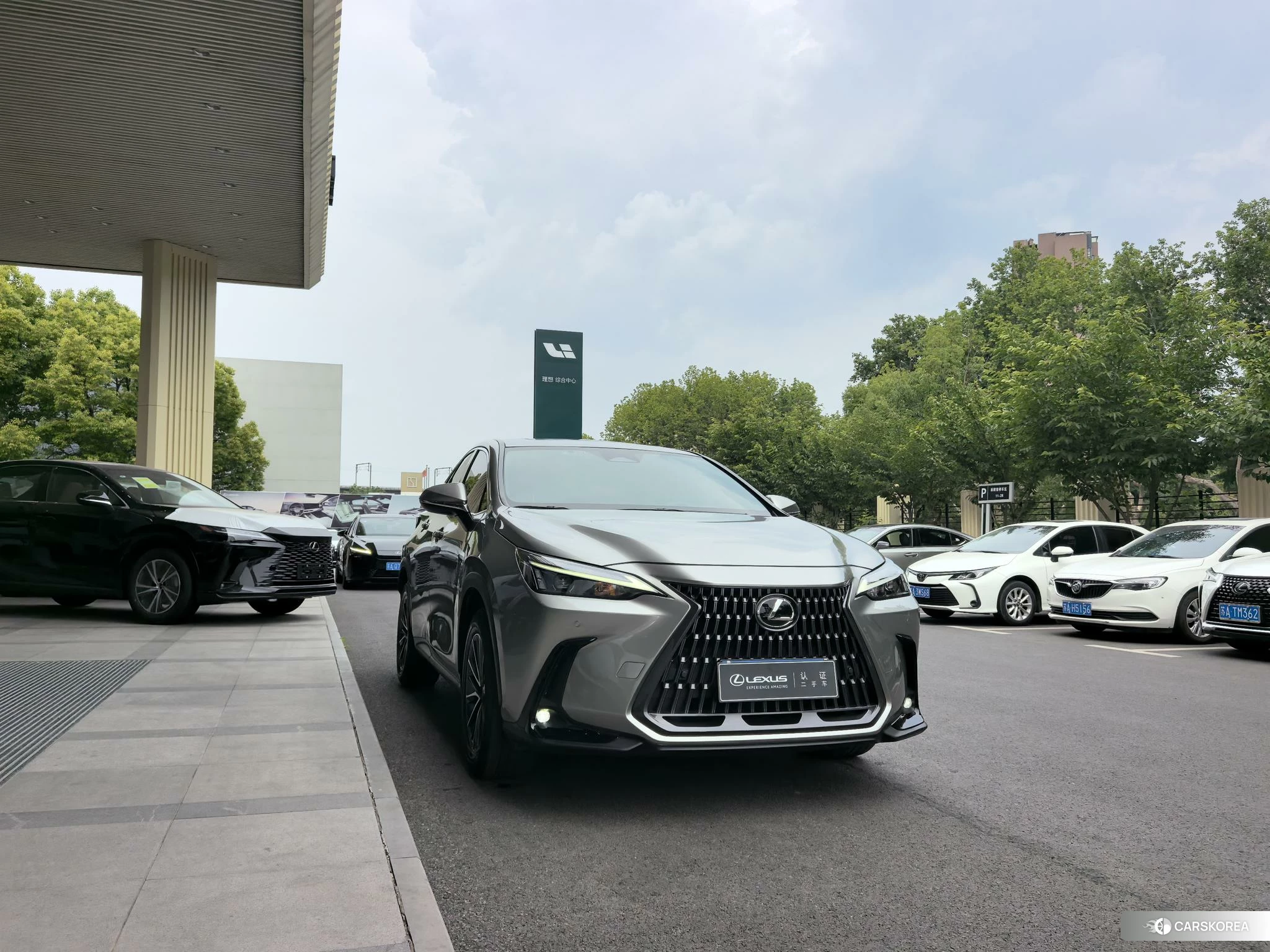 Lexus NX id 4452602 из Китая 10