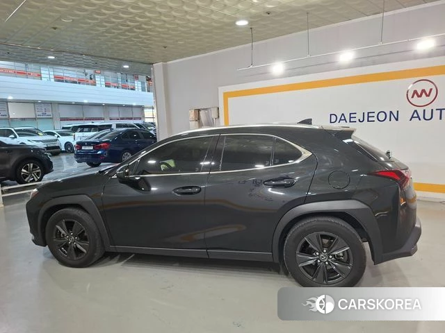 Lexus UX300h id 4635253 из Кореи 13