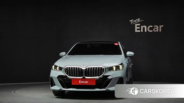 BMW 5 Series (G60) id 4185646 из Кореи 23