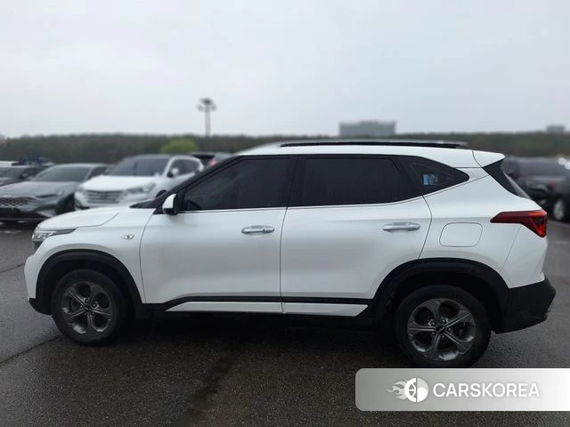 Kia Seltos 2022 Белый из Кореи, фото 6