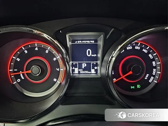 Ssangyong Tivoli Armor 2018 Серебристо-серый из Кореи, фото 3