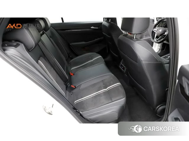 Volkswagen Golf 2023 Белый из Китая, фото 3
