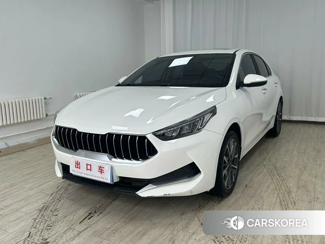 Kia K3 2023 Белый из Китая, фото 3
