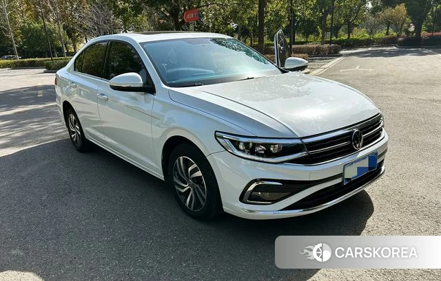 Volkswagen Bora 2022 Белый из Китая, фото 5
