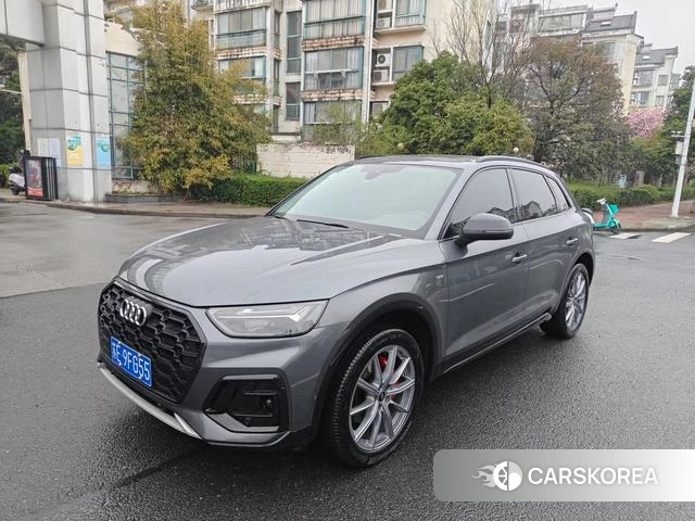 Audi Q5L 2022 Темно-серый из Китая, фото 3
