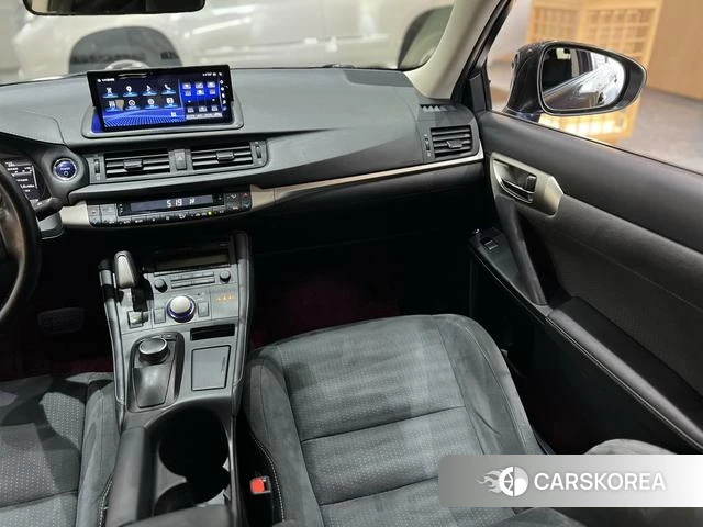 Lexus CT id 4213447 из Китая 12