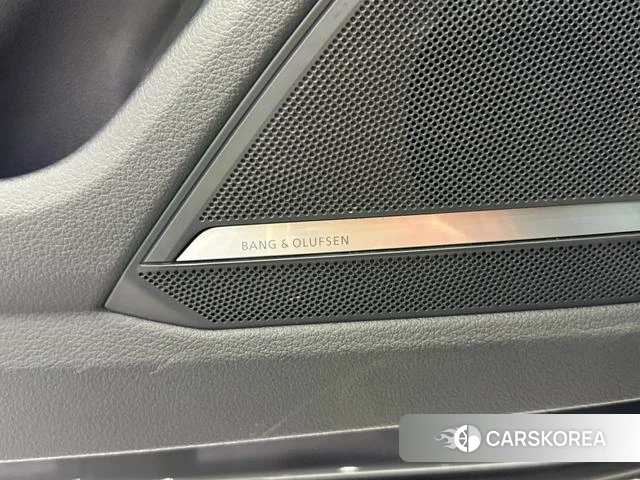 Audi A6L id 4399764 из Китая 13
