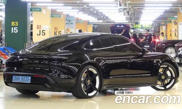 Porsche Taycan id 2926075 из Кореи 13