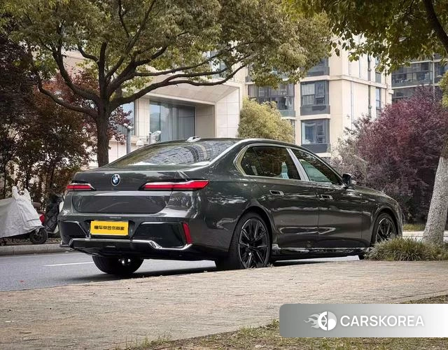 BMW 7 series 2023 Темно-серый из Китая, фото 3