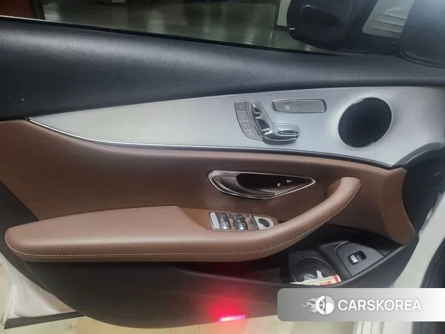 Mercedes-Benz E-Class W213 2021 Белый из Кореи, фото 4