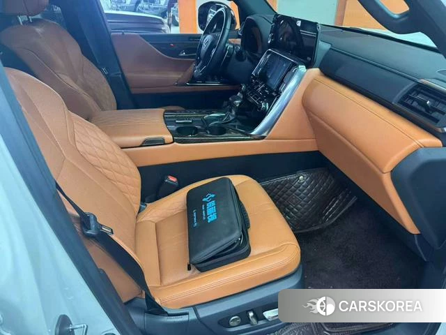 Lexus LX 2024 Белый из Китая, фото 3