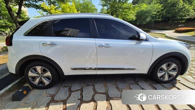 Kia Niro id 4304940 из Кореи 13