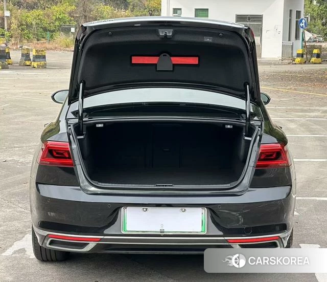 Volkswagen Magotan PHEV id 4261878 из Китая 9