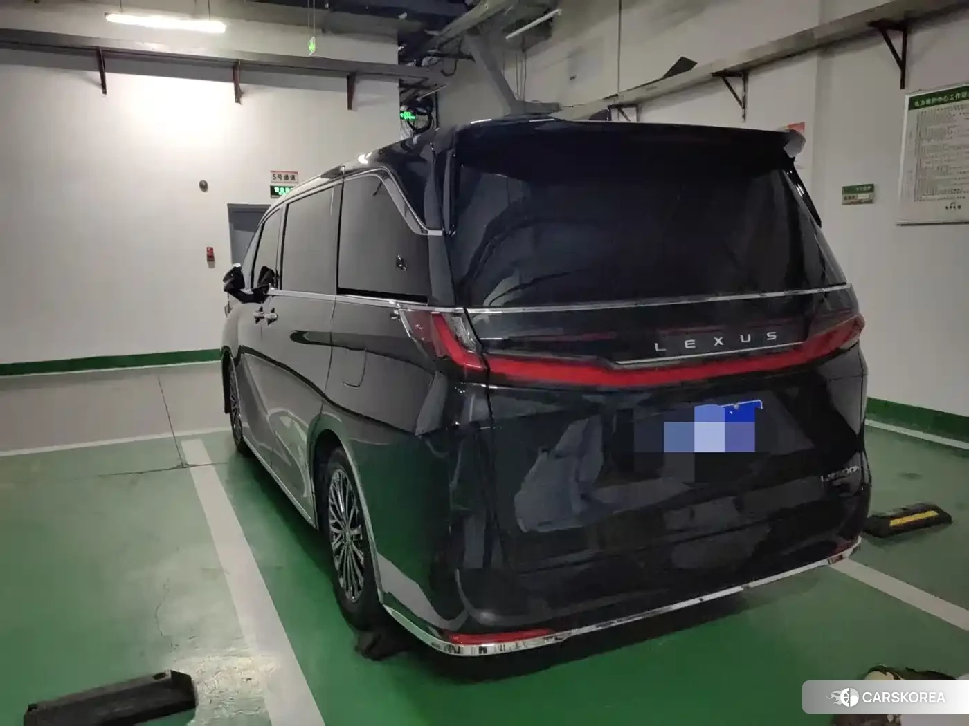 Lexus LM 2025 Черный из Китая, фото 3