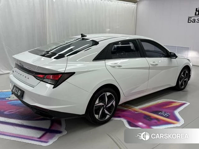 Hyundai Elantra 2023 Белый из Китая, фото 3