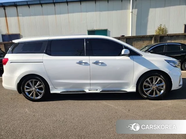 Kia The New Carnival id 3626601 из Кореи 12