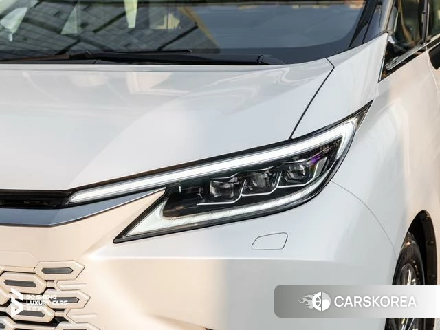 Lexus LM id 4291399 из Китая 23