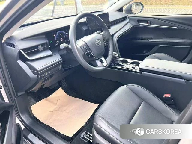 Toyota Camry 2025 Серебристо-серый из Китая, фото 3