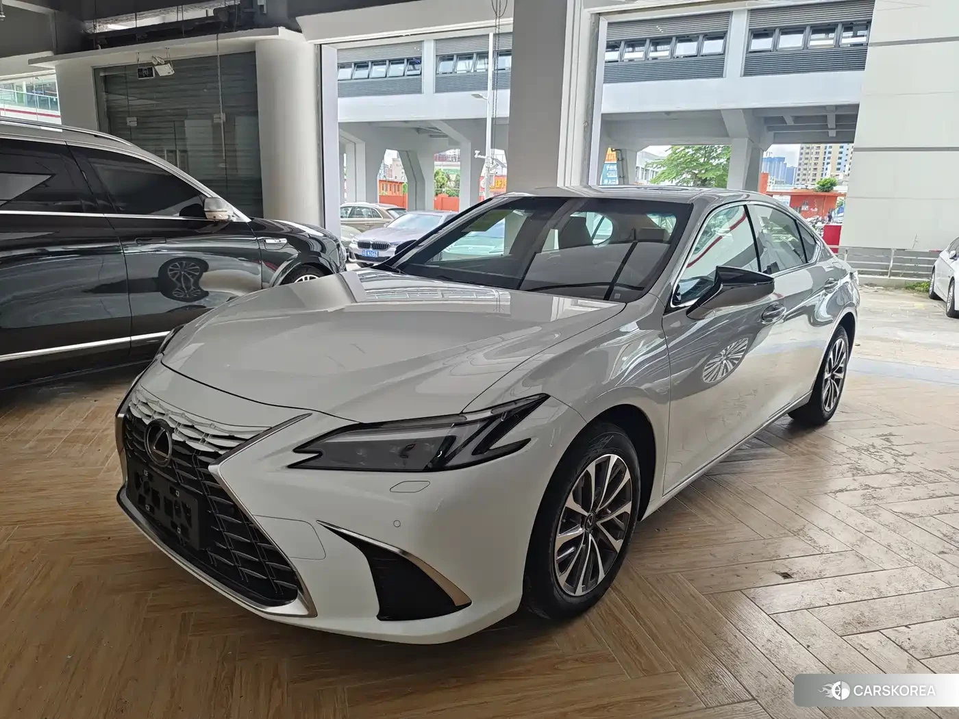 Lexus ES 2026 Белый из Китая, фото 3