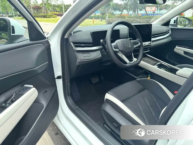 Volkswagen Sagitar 2026 Белый из Китая, фото 6