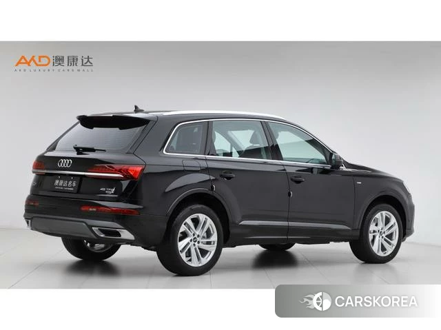 Audi Q7 2022 Черный из Китая, фото 4