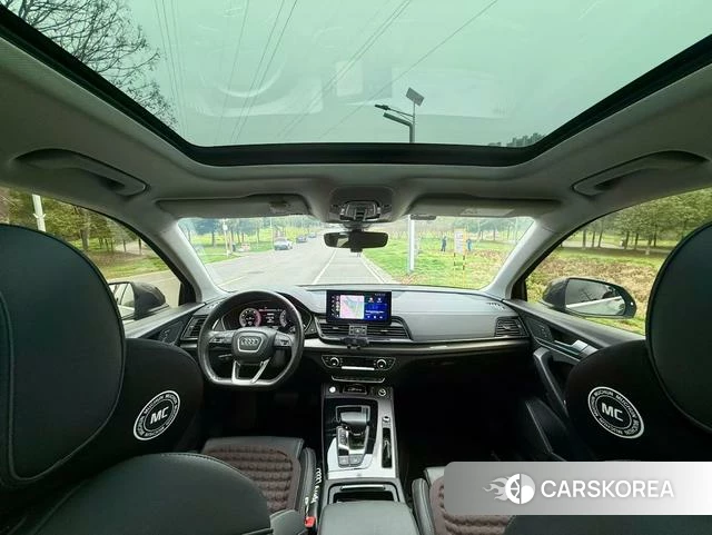 Audi Q5L 2022 Темно-серый из Китая, фото 3