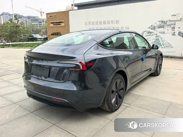 Tesla Model 3 2026 Темно-серый из Китая, фото 6
