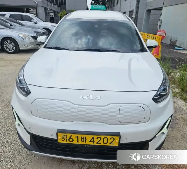 Kia Niro Plus 2022 Белый из Кореи, фото 3