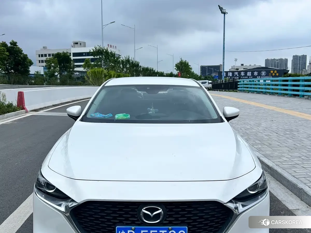 Mazda 3 2022 Белый из Китая, фото 3