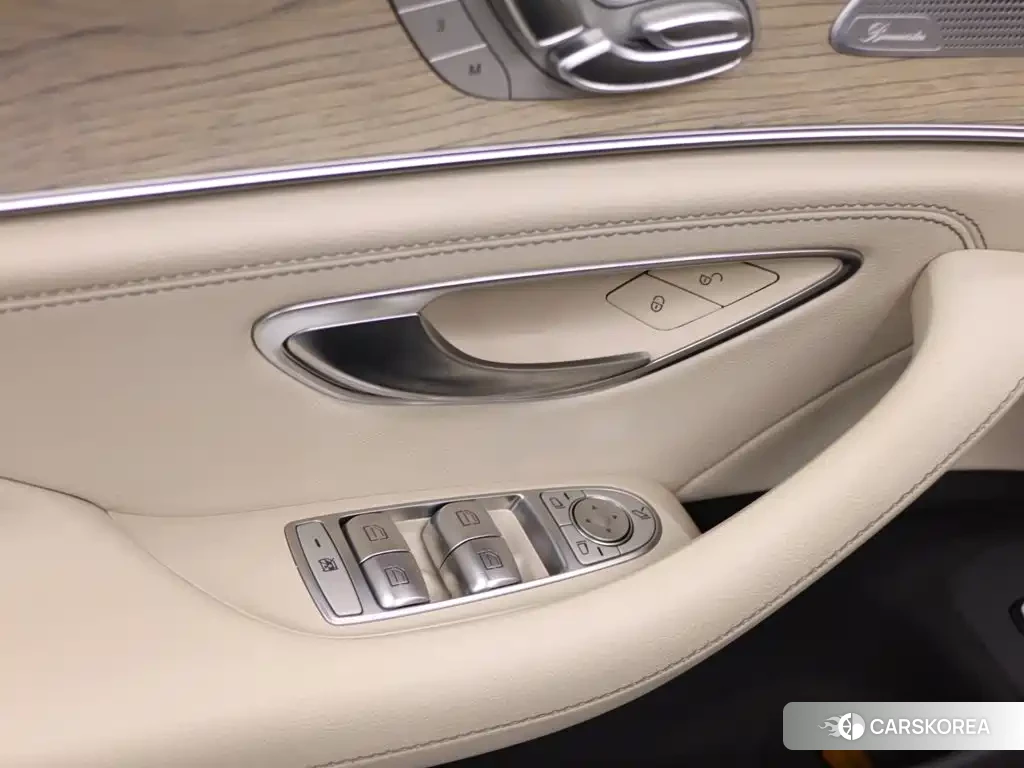 Mercedes-Benz CLS id 4628250 из Китая 23