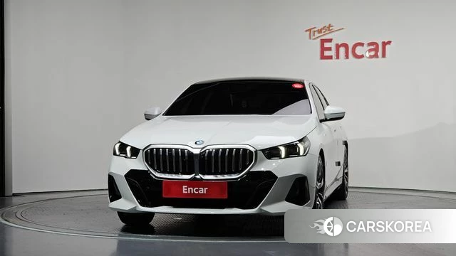 BMW 5 Series (G60) id 4493813 из Кореи 23