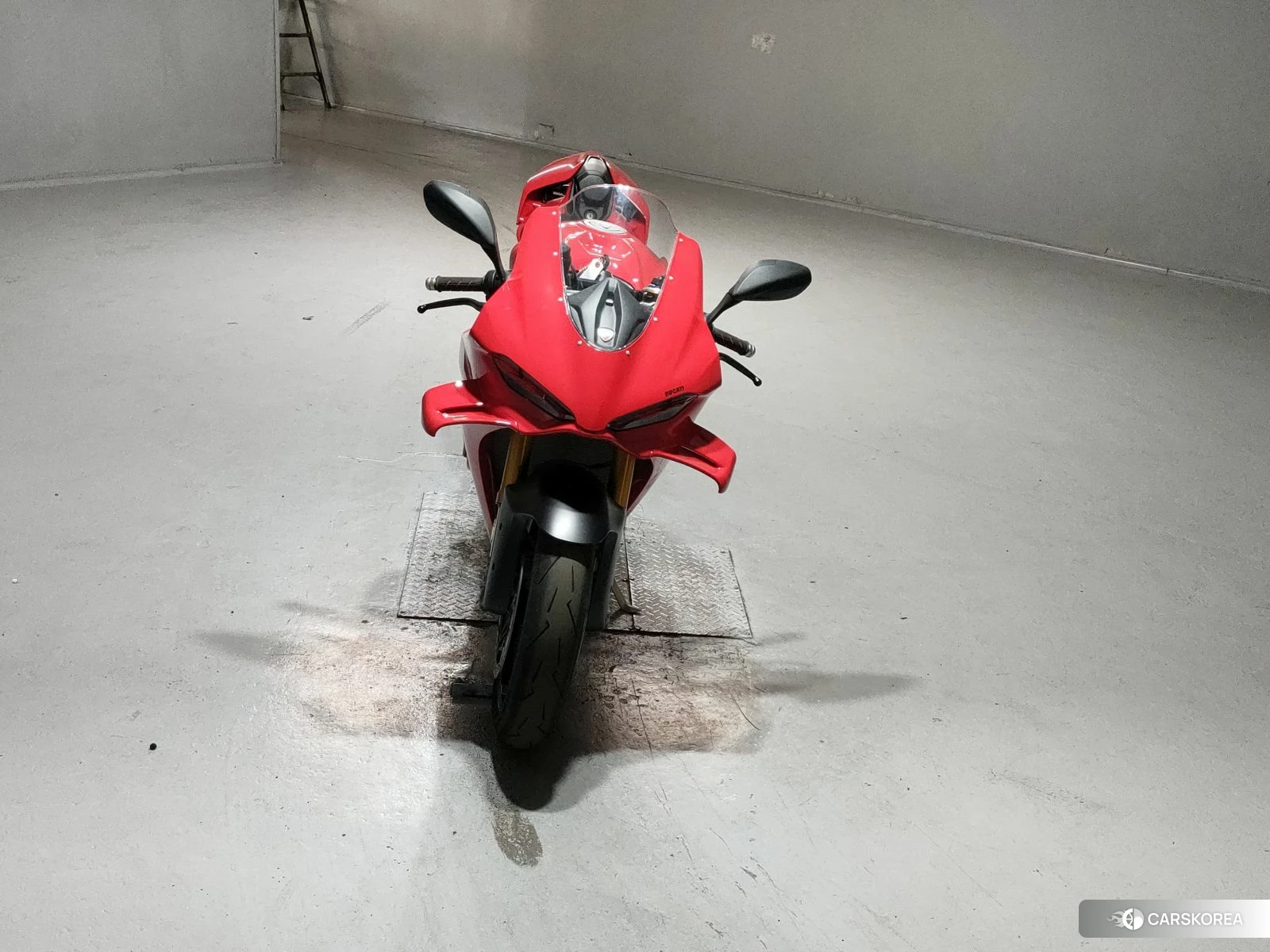 Проданный Ducati PANIGALE V4 S 2025 из Японии