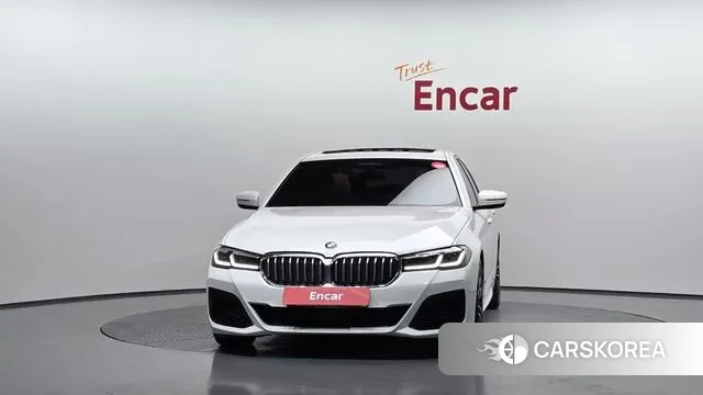 BMW 5 Series (G30) id 3665462 из Кореи 13