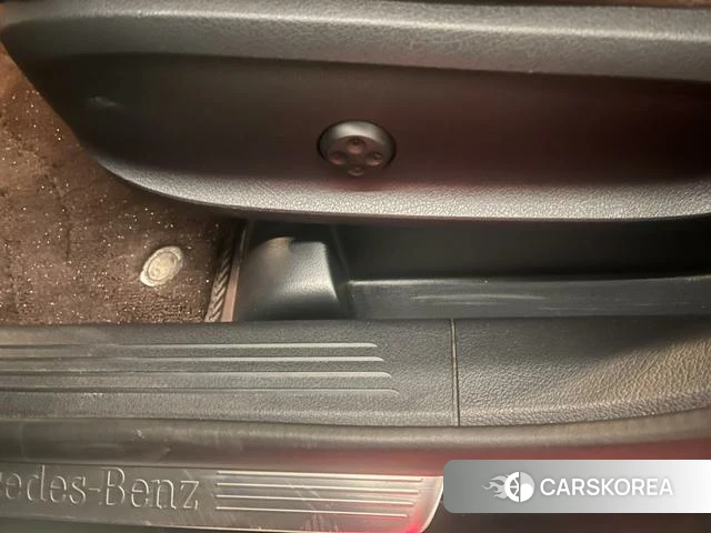 Mercedes-Benz GLB id 4263802 из Китая 8